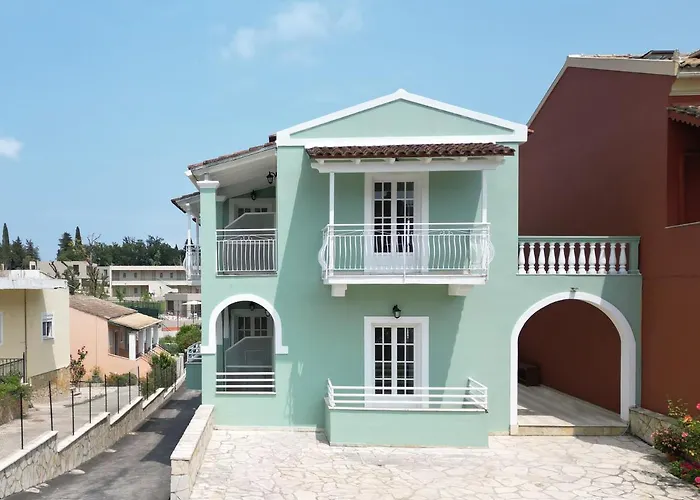 Spiros Athinaios Apartment's Дассия