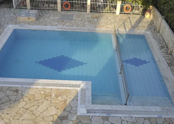 Апартаменты Spiros Athinaios Apartment's